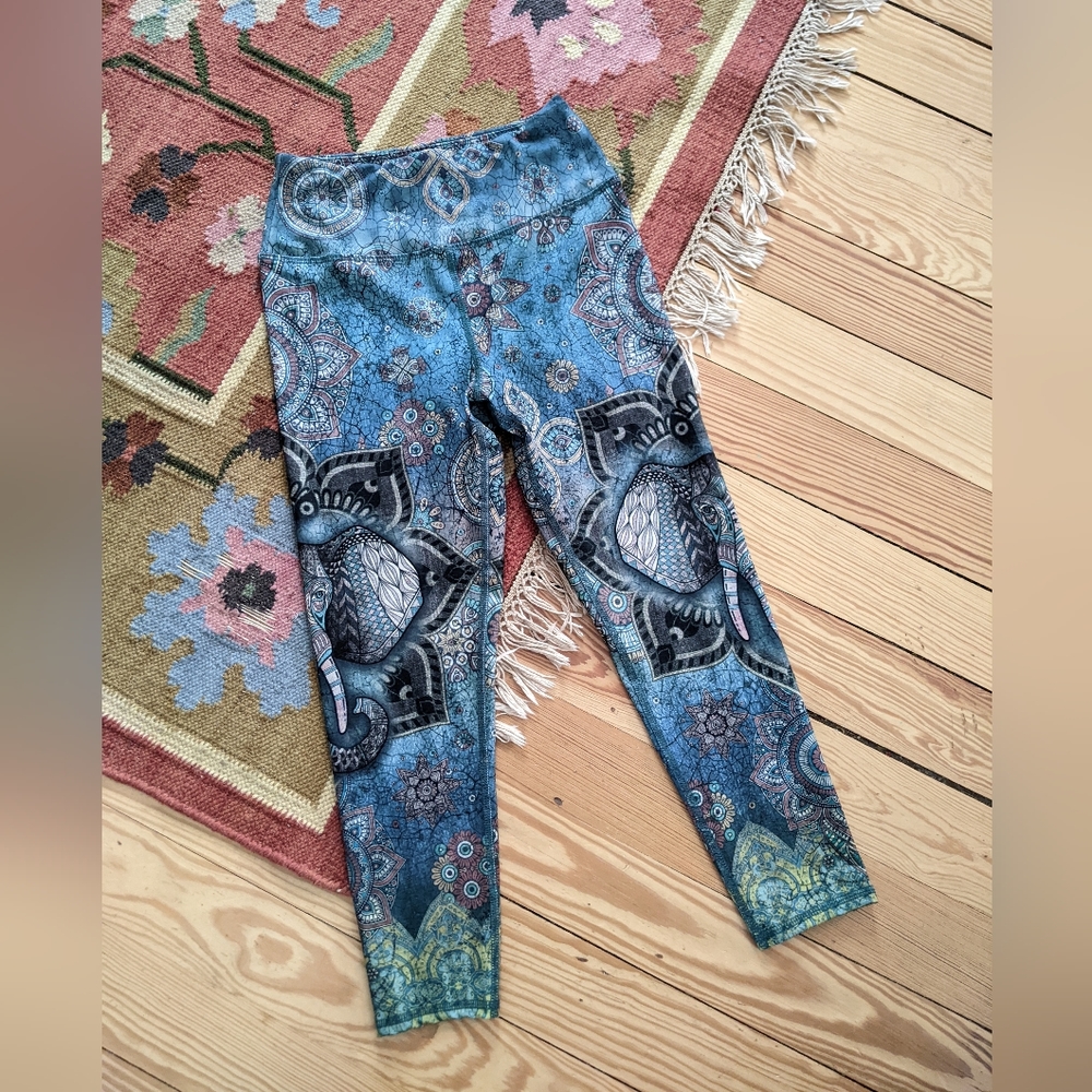EVCR | Rachel Tie Dye Capri Leggings